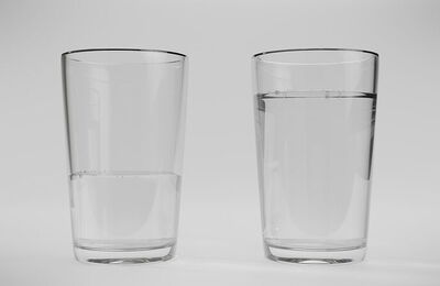 Verres avec de l'eau